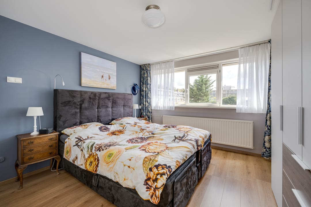 Spacious Five-Room Terraced House with Sunny Garden and Separate Garage in Family-Friendly Neighborhood — 26