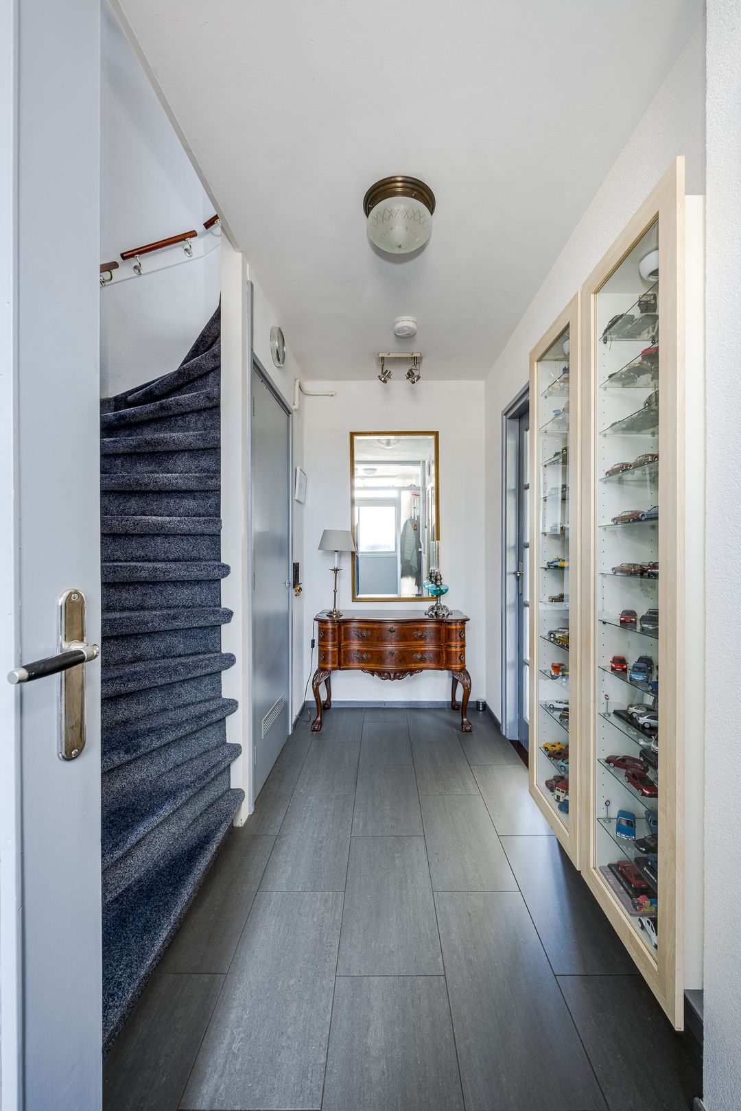 Spacious Five-Room Terraced House with Sunny Garden and Separate Garage in Family-Friendly Neighborhood — 22