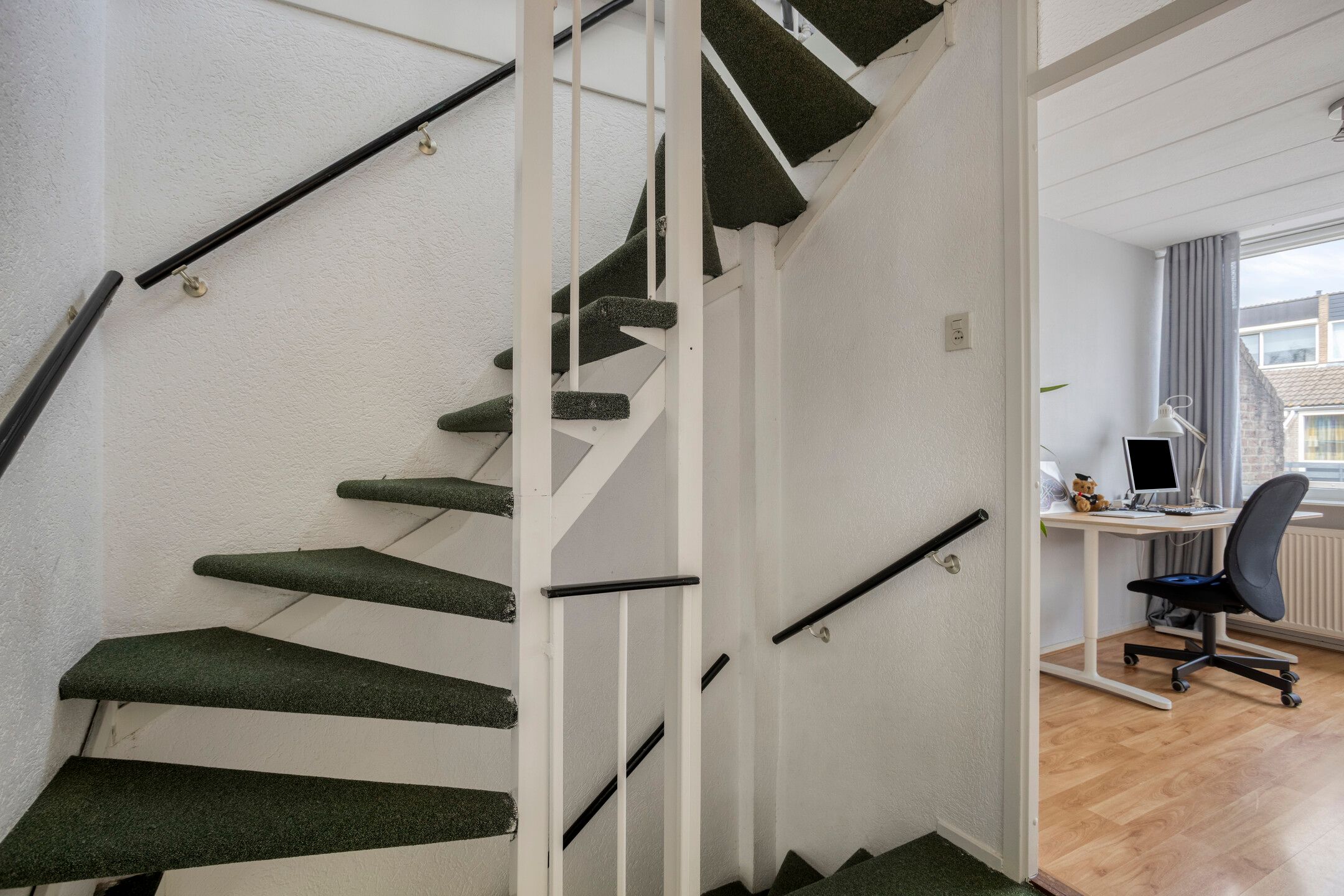 Spacious corner home with four bedrooms in family-friendly Rijnsburg neighborhood — 21