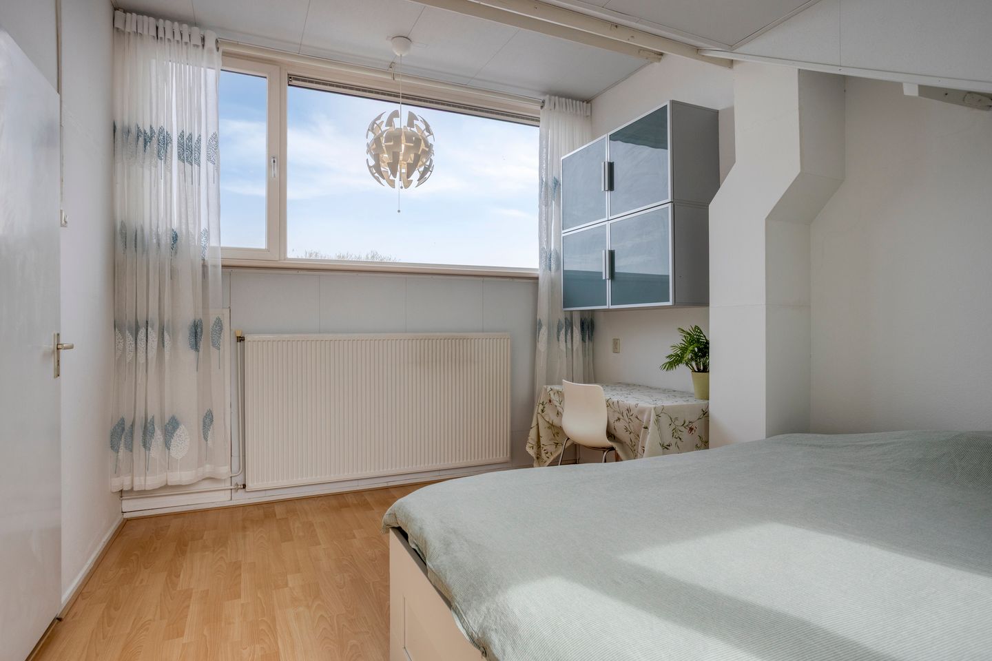 Spacious corner home with four bedrooms in family-friendly Rijnsburg neighborhood — 25