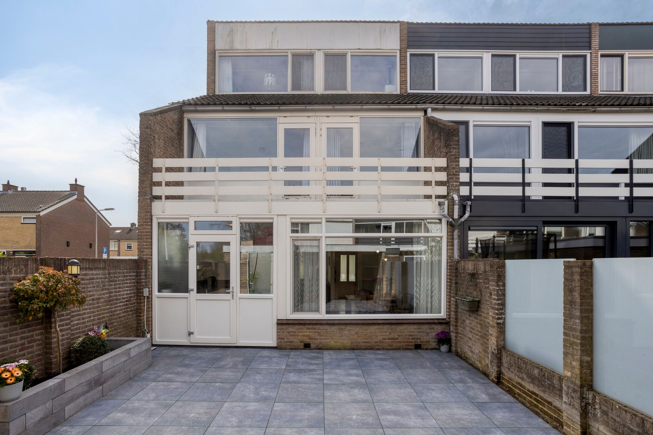 Spacious corner home with four bedrooms in family-friendly Rijnsburg neighborhood — 27