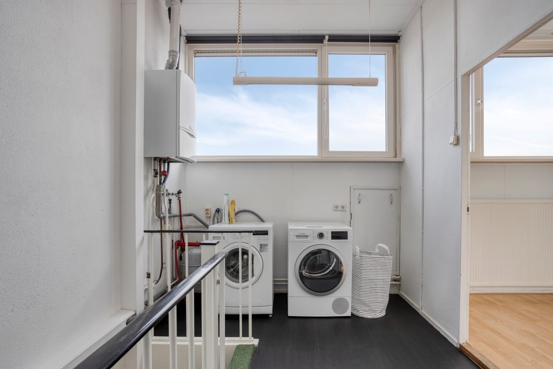 Spacious corner home with four bedrooms in family-friendly Rijnsburg neighborhood — 22