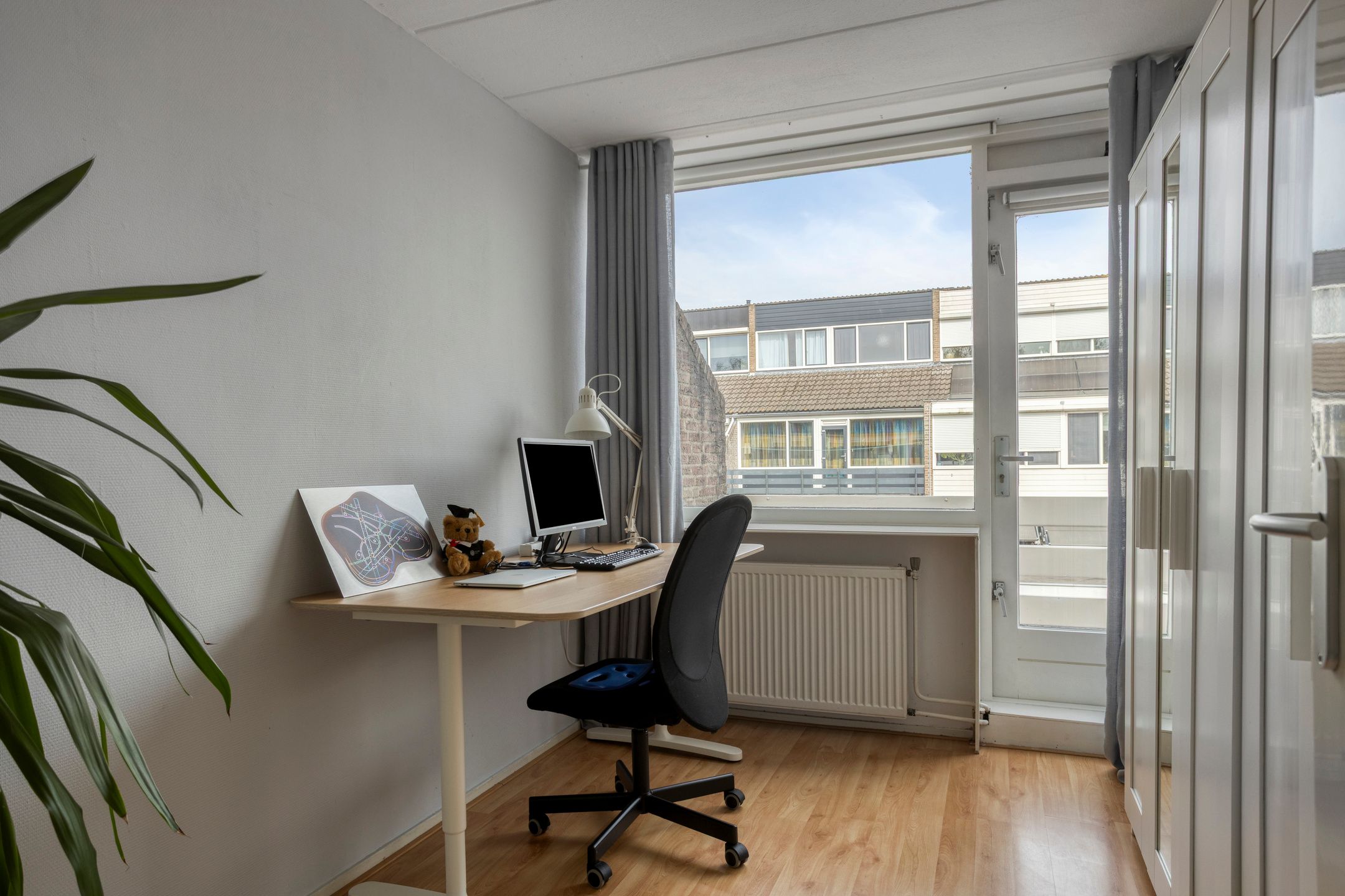 Spacious corner home with four bedrooms in family-friendly Rijnsburg neighborhood — 18