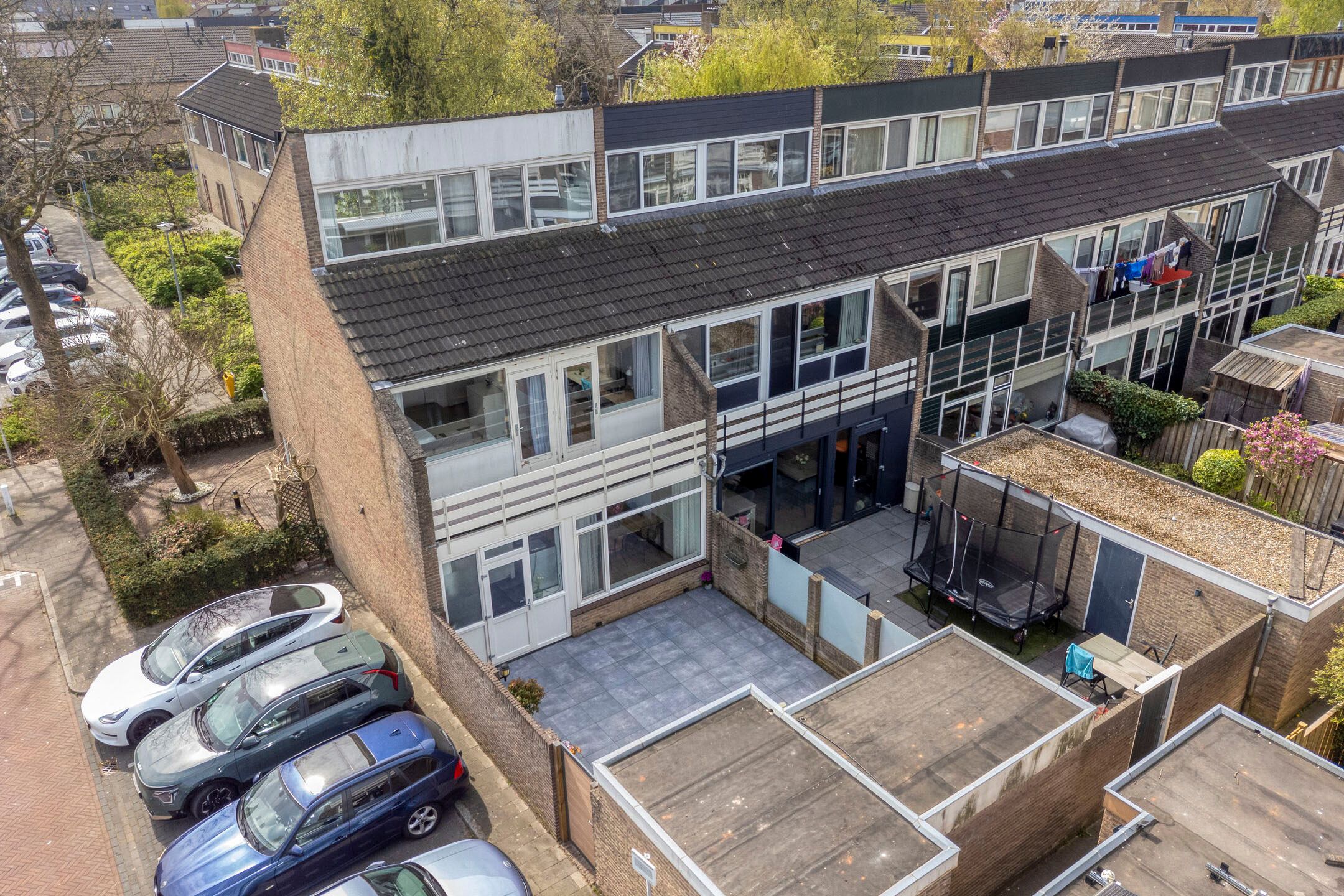 Spacious corner home with four bedrooms in family-friendly Rijnsburg neighborhood — 33
