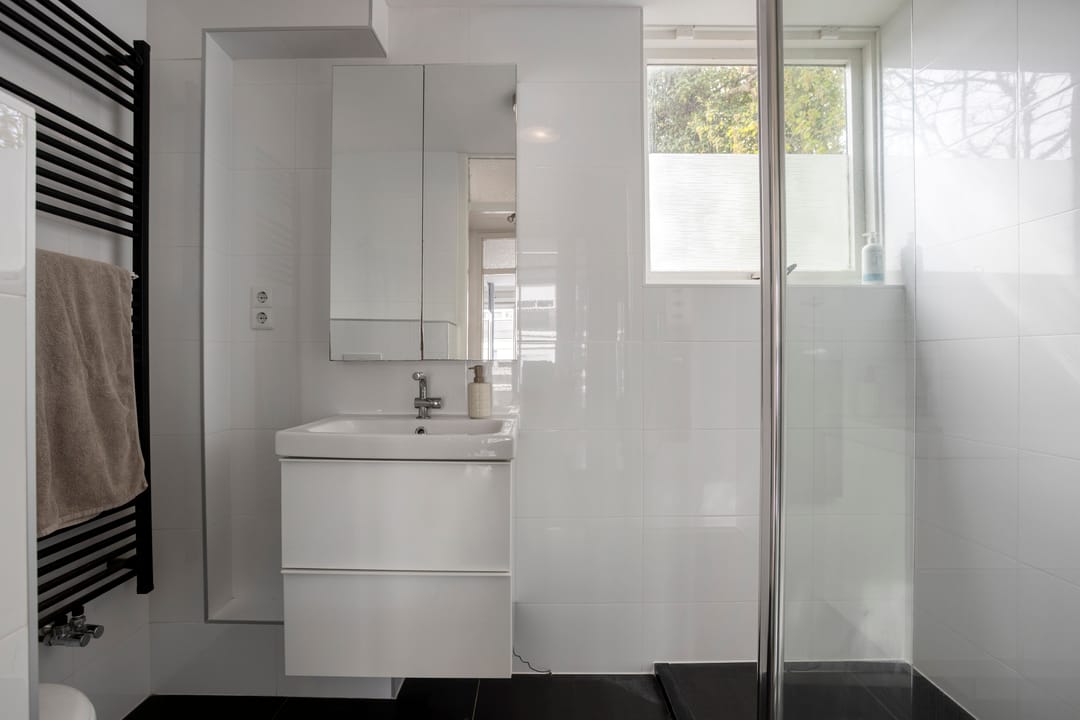 Spacious corner home with four bedrooms in family-friendly Rijnsburg neighborhood — 16