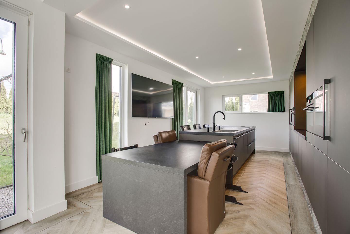 Foto 20 van Maasdamstraat 22-B