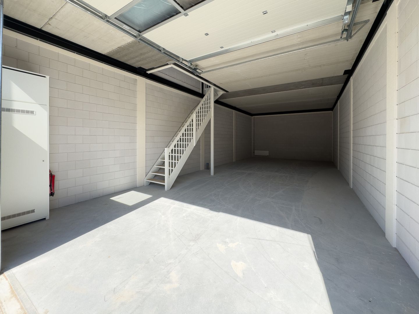 View photo 2 of Steur 15