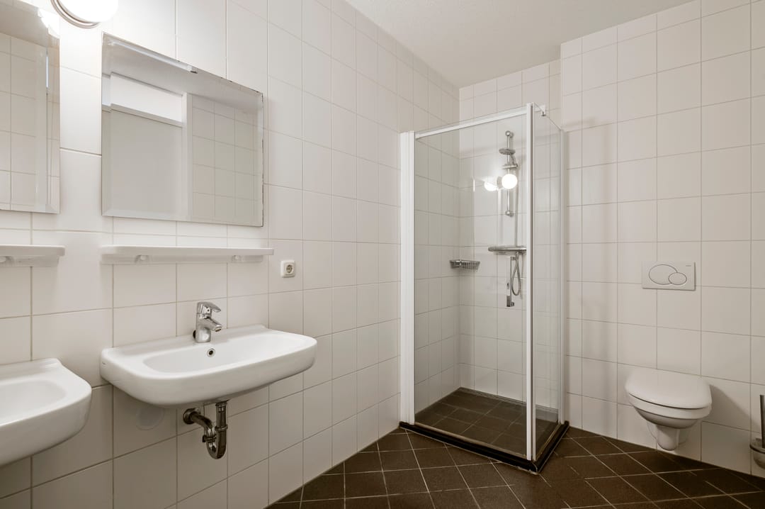 Spacious Apartment with Sunny Balcony and Parking in Roermond City Center — 22