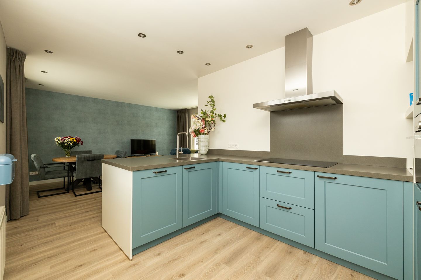 Foto 20 van Van der Ledestraat 8