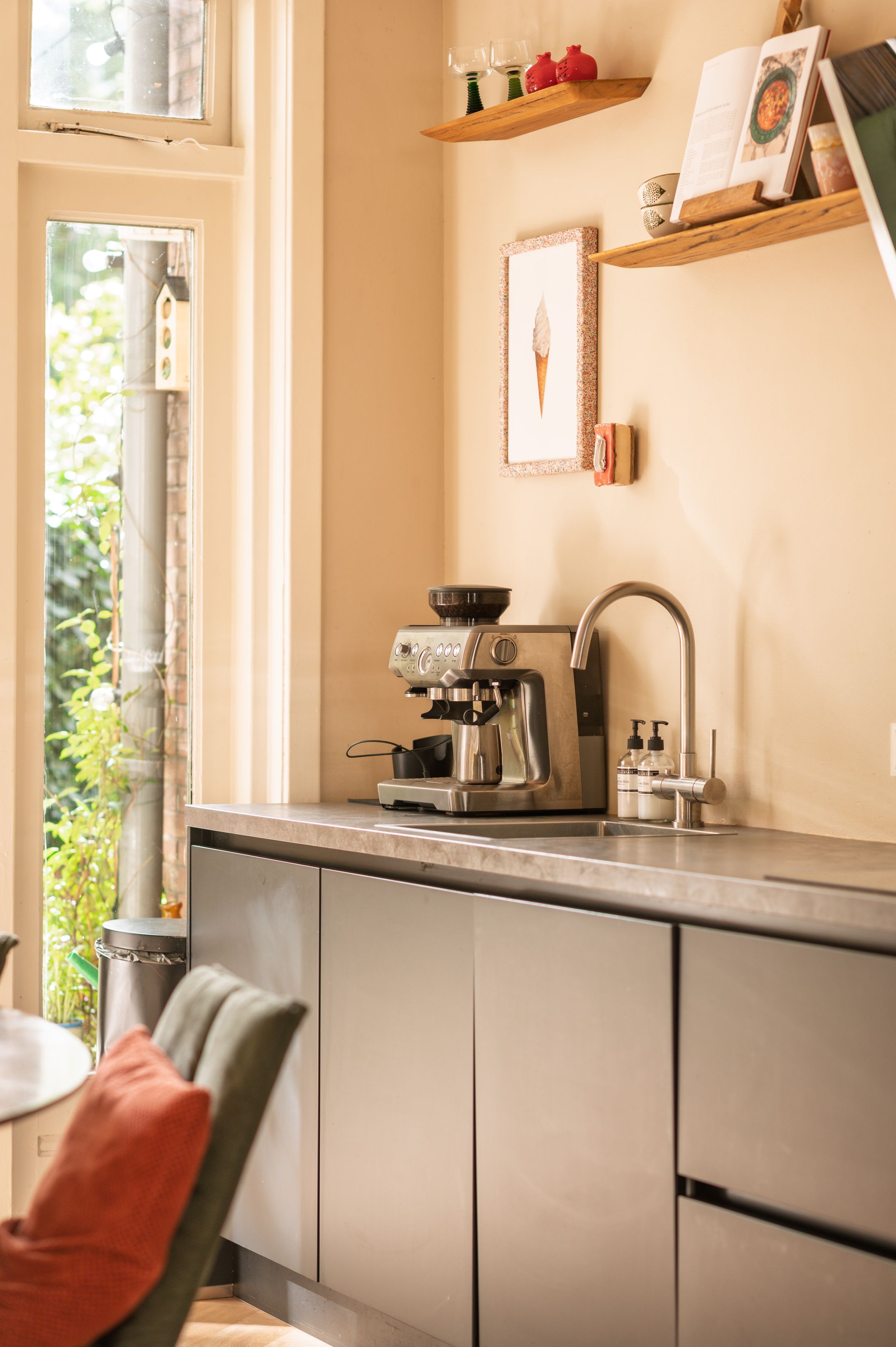 Photo 12 of Abbenesstraat 5