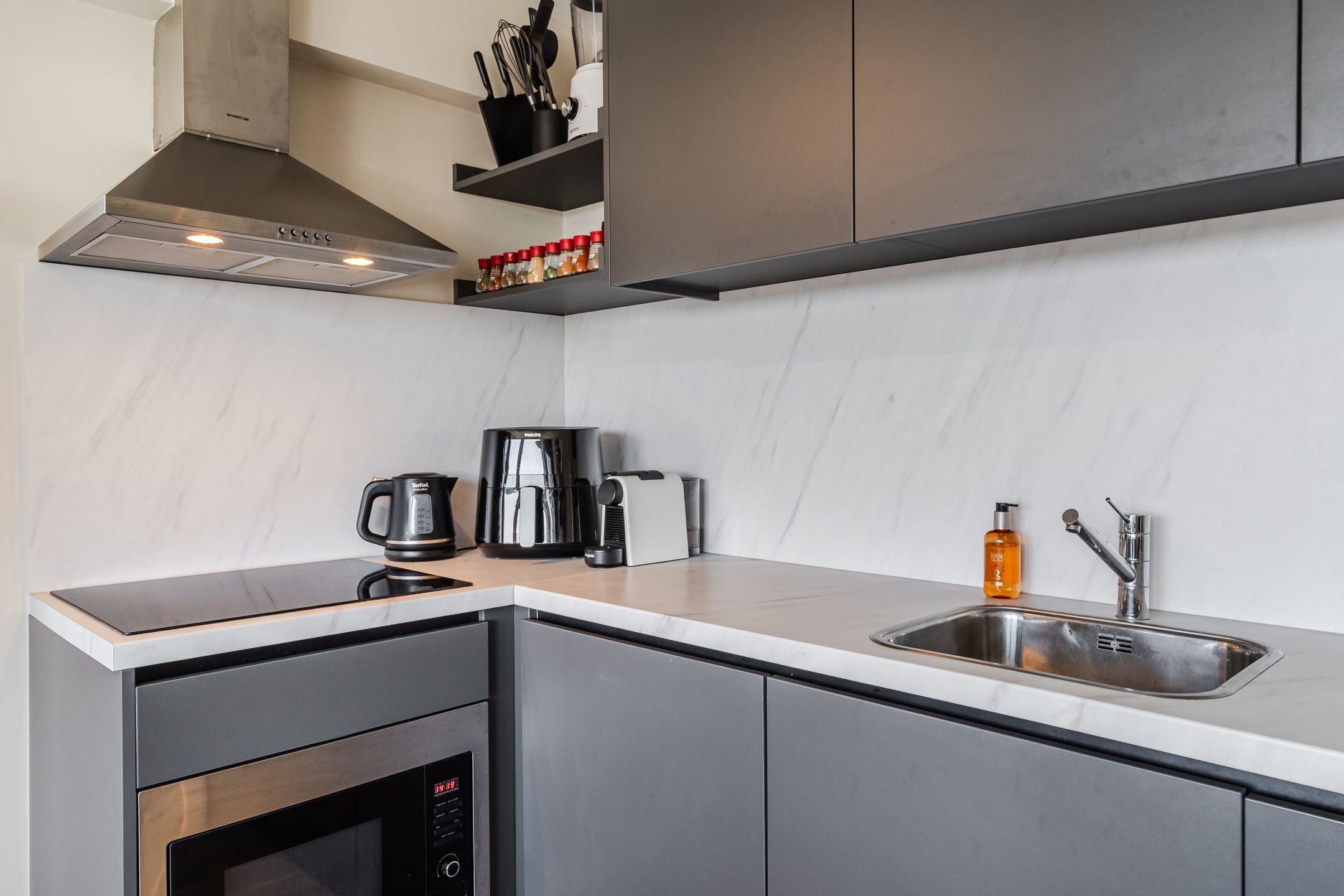 Foto 9 van Burgemeester Verwielstraat 2-C17