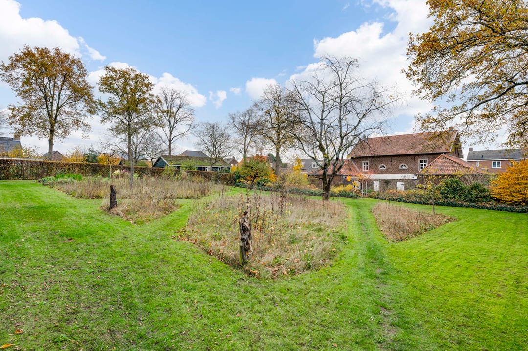 Historic 1840 detached mansion with authentic character and expansive garden in Buggenum — 61