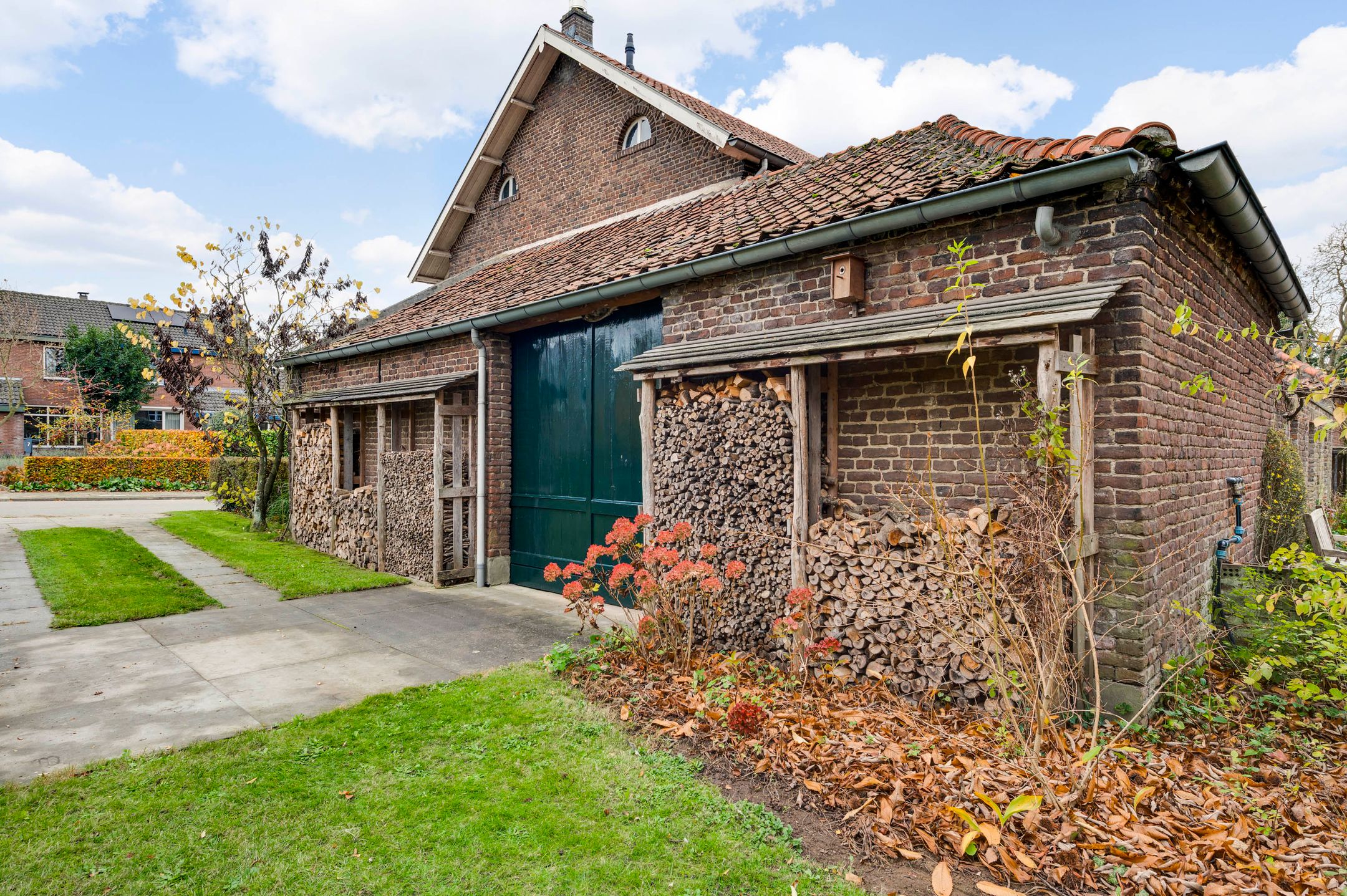 Historic 1840 detached mansion with authentic character and expansive garden in Buggenum — 48