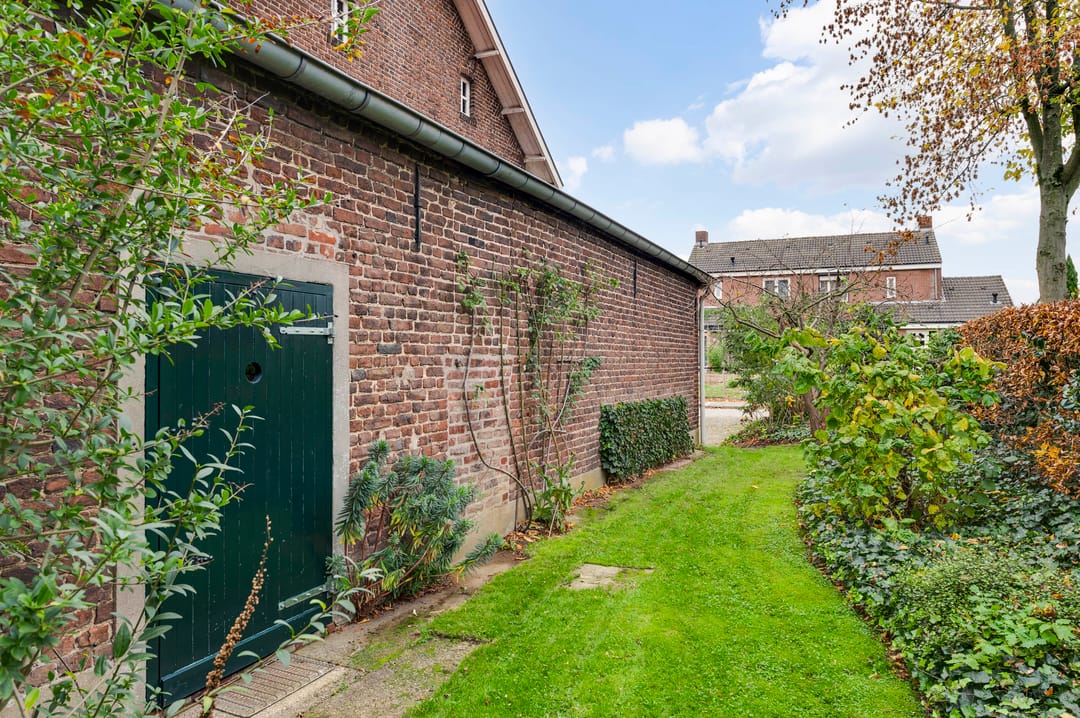 Historic 1840 detached mansion with authentic character and expansive garden in Buggenum — 52