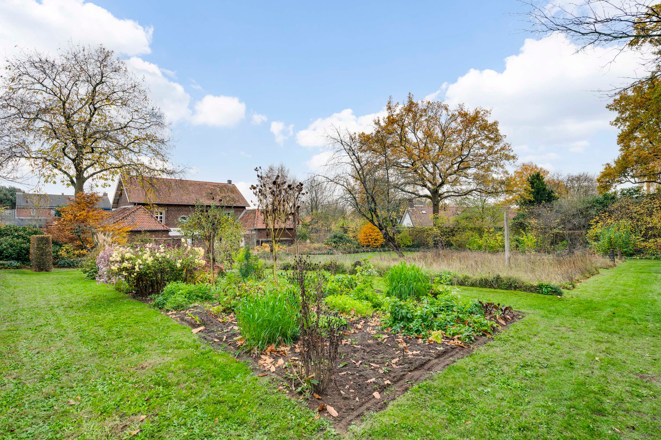 Historic 1840 detached mansion with authentic character and expansive garden in Buggenum — 63