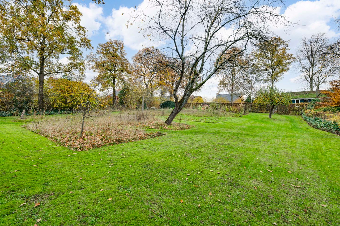 Historic 1840 detached mansion with authentic character and expansive garden in Buggenum — 59