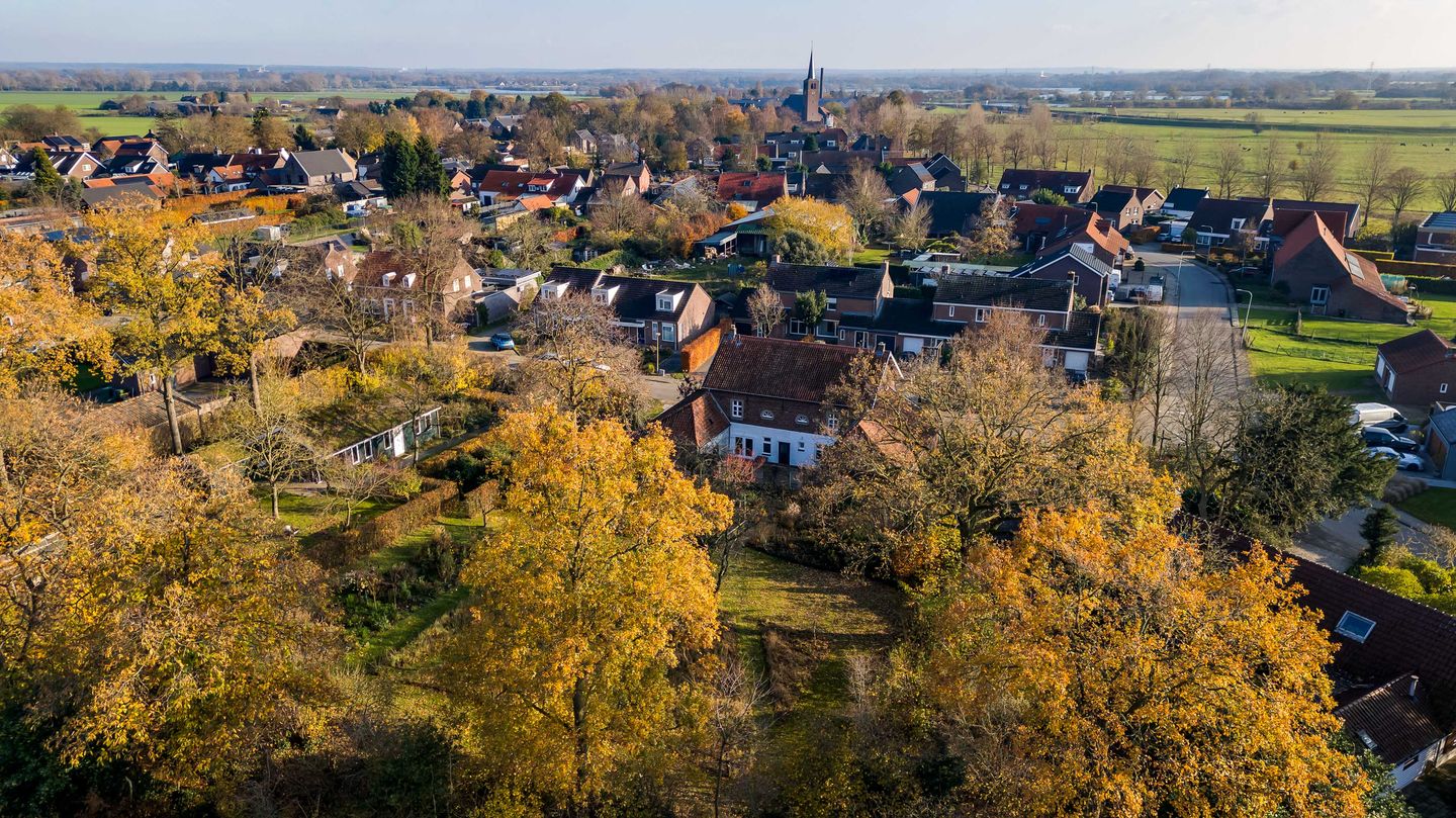 Historic 1840 detached mansion with authentic character and expansive garden in Buggenum — 70