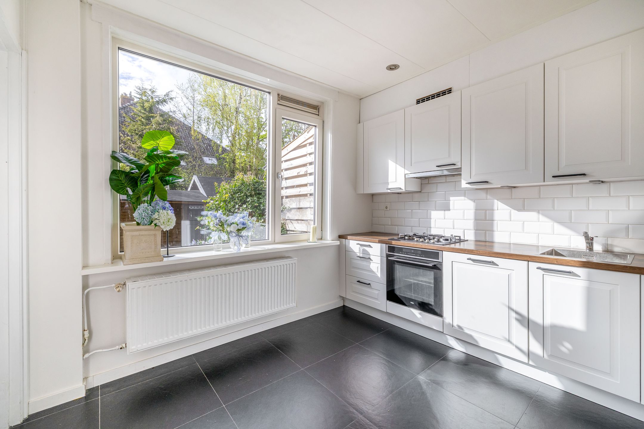 Foto 9 van Warmoesstraat 125