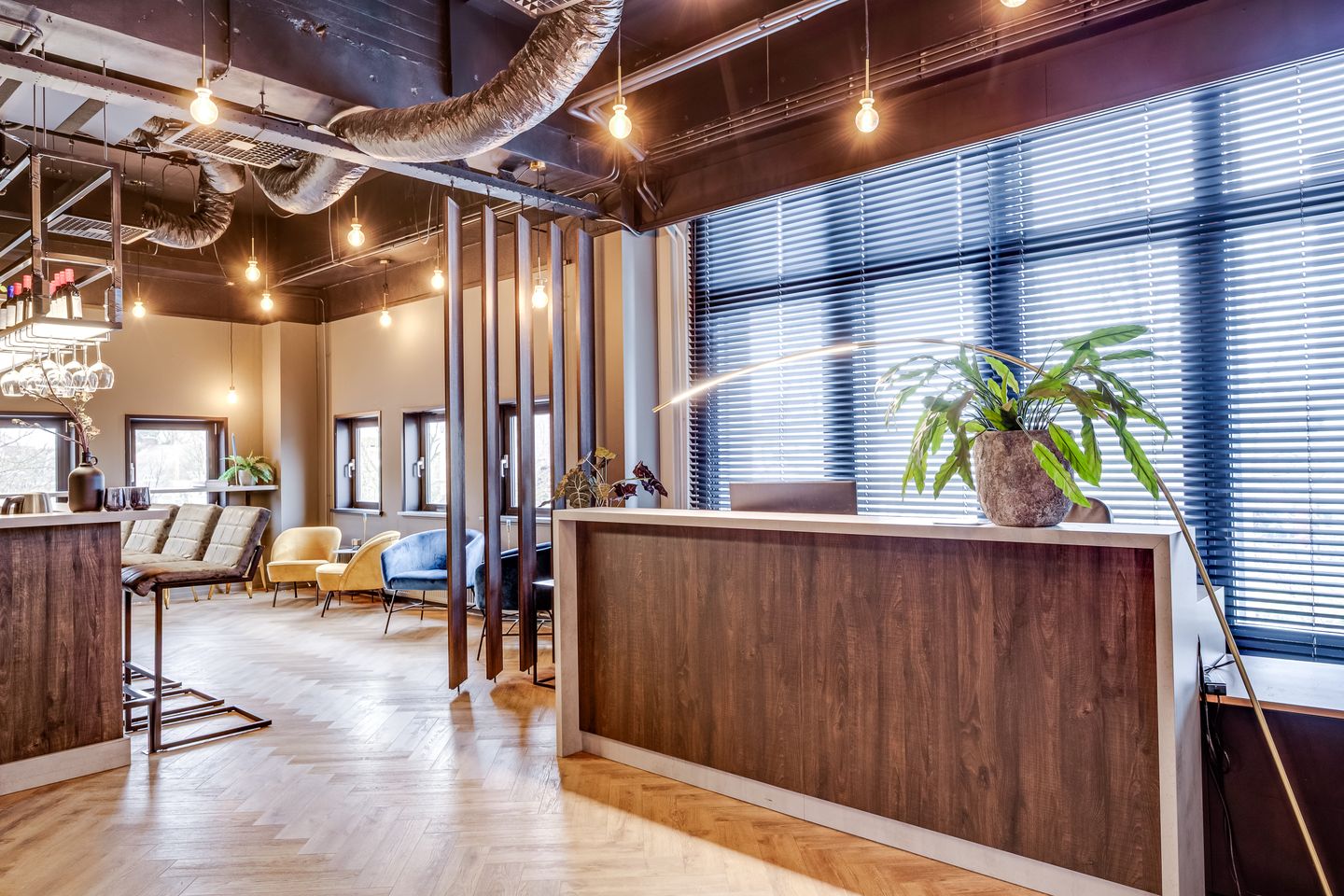 View photo 4 of Stadsring 140