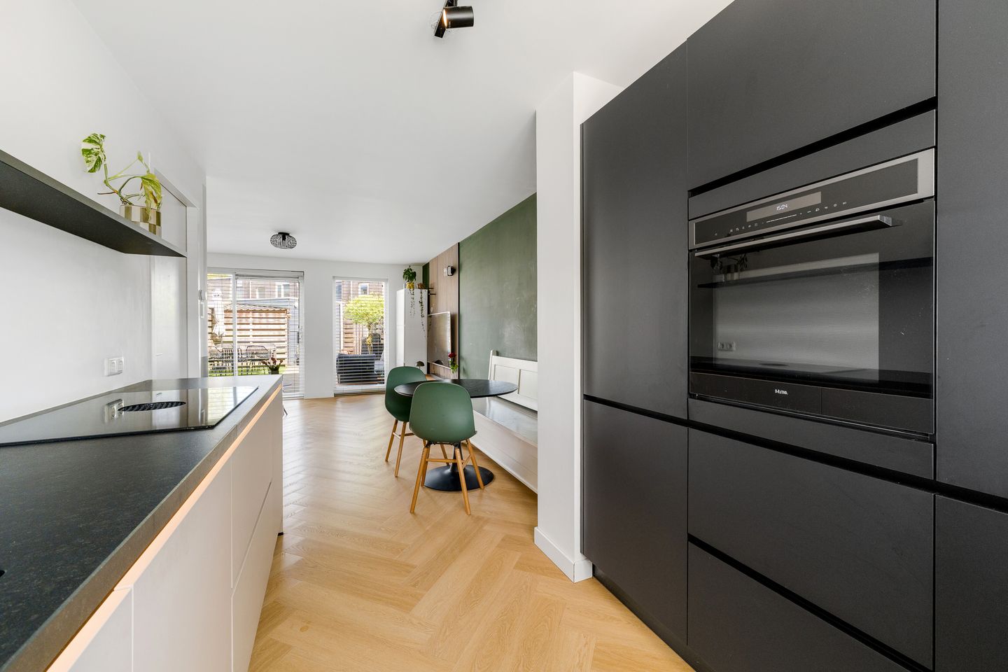 Photo 10 of Dotterbloem 40