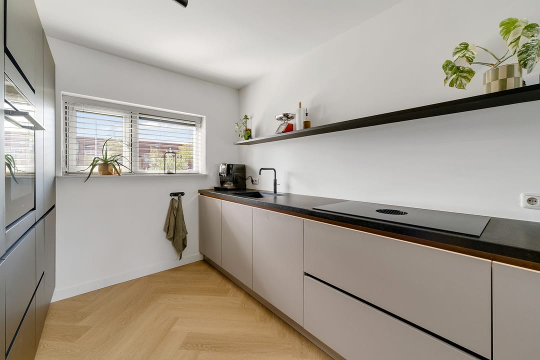 Photo 8 of Dotterbloem 40