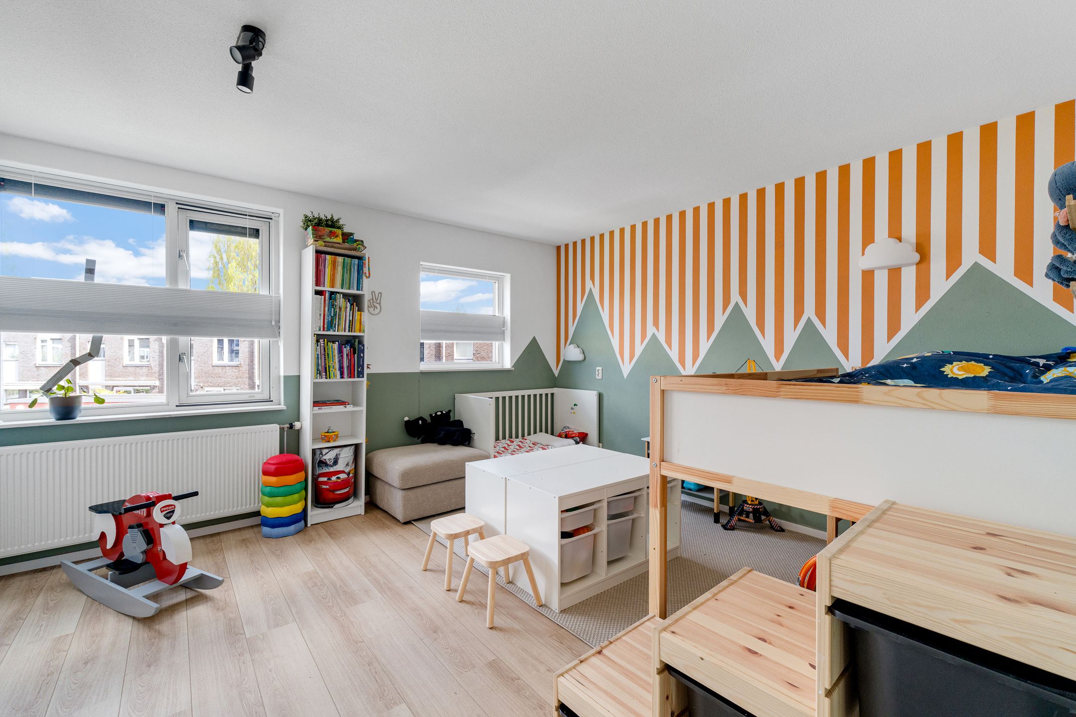 Photo 12 of Dotterbloem 40