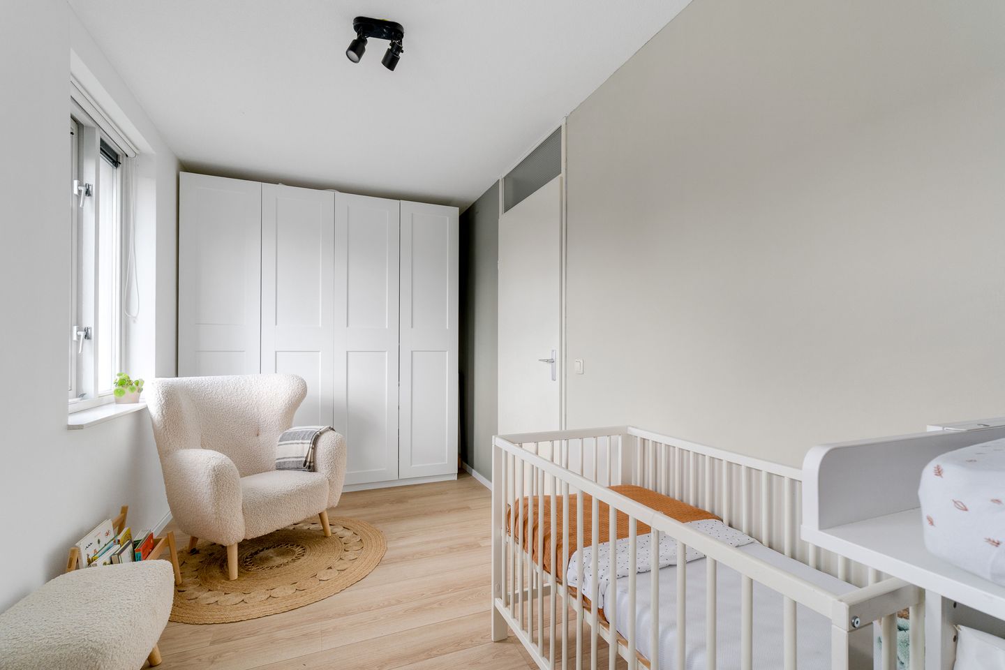 Photo 19 of Dotterbloem 40