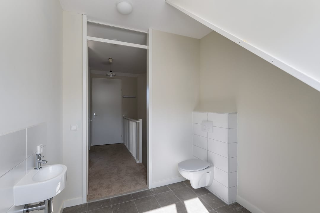 Life-Cycle Friendly Corner Home with Free View and A+++ Energy Label — 32