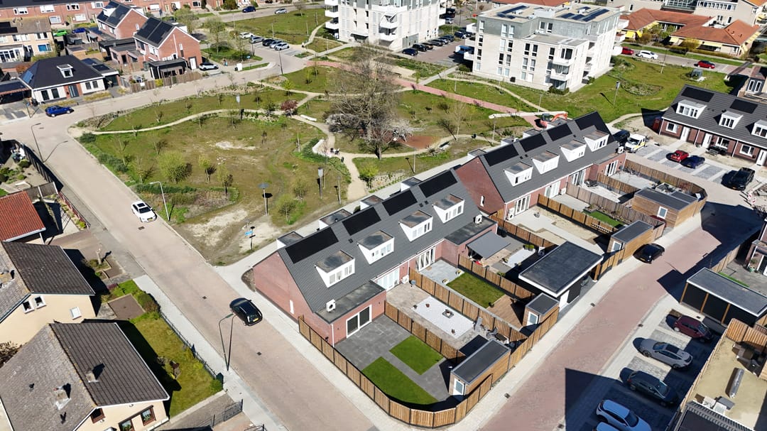 Life-Cycle Friendly Corner Home with Free View and A+++ Energy Label — 38