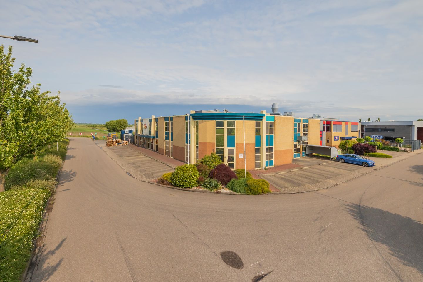 View photo 1 of Waaier 21-27