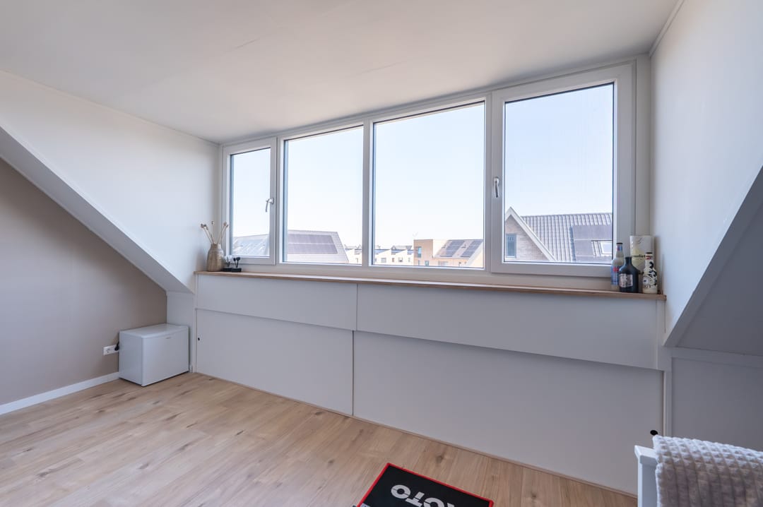 Modern terraced house with water view in Zeewolde — 28