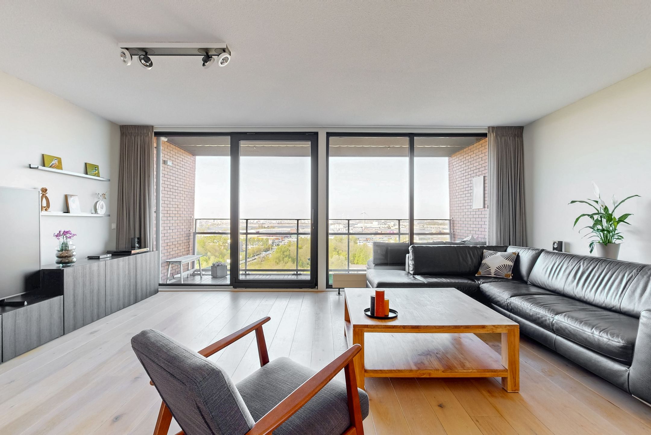 Foto 9 van Conradwerf 211