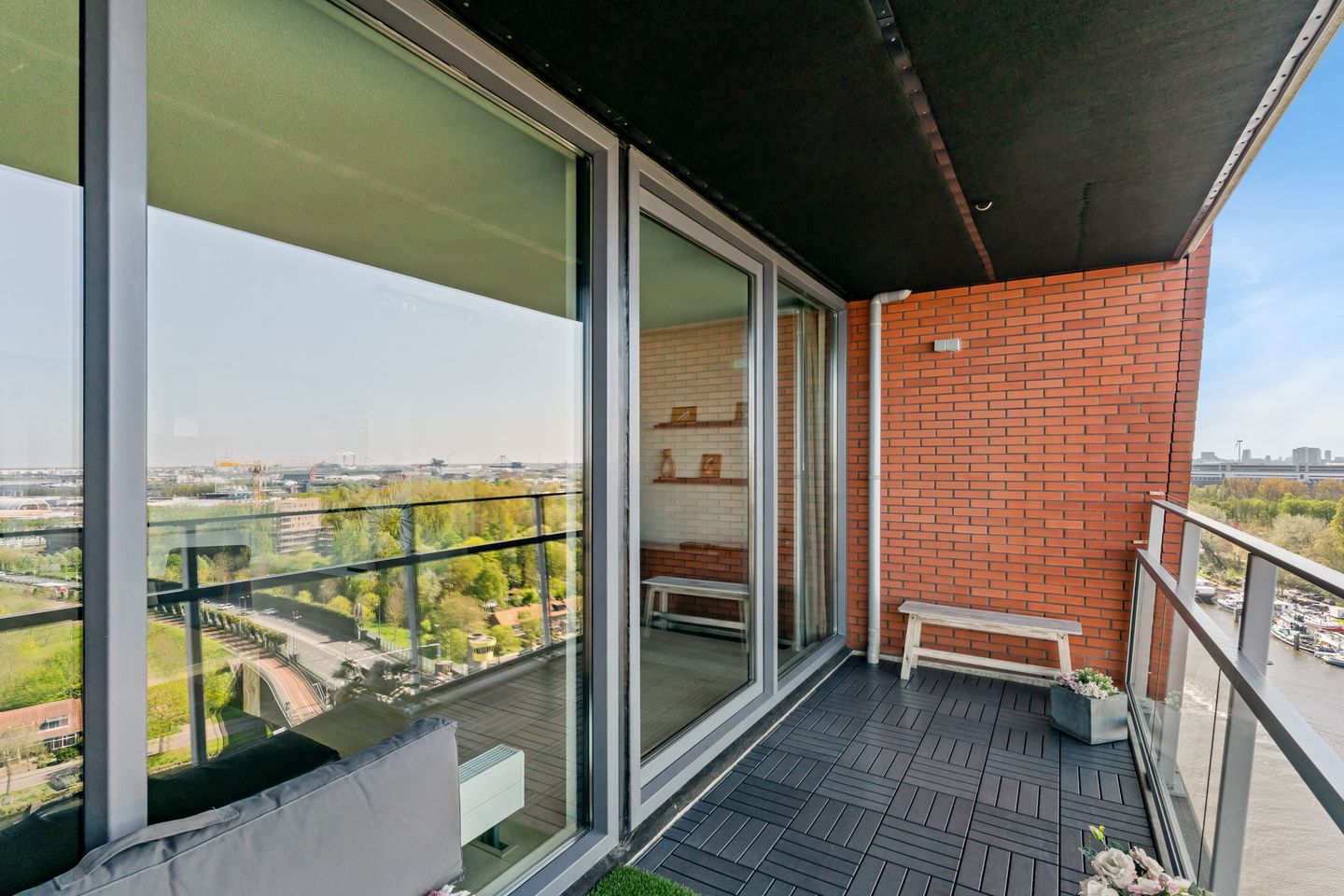 Foto 25 van Conradwerf 211