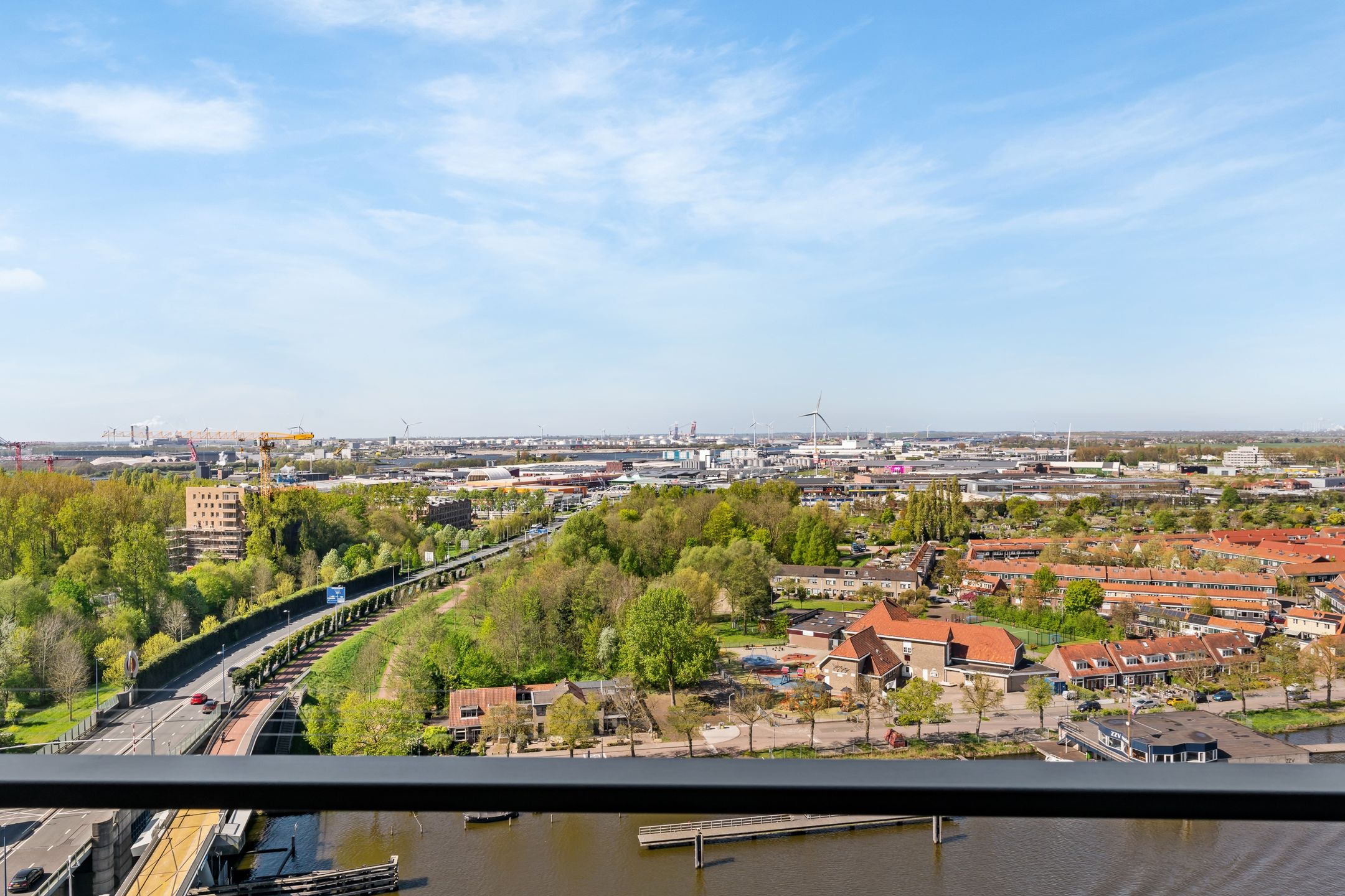 Foto 24 van Conradwerf 211