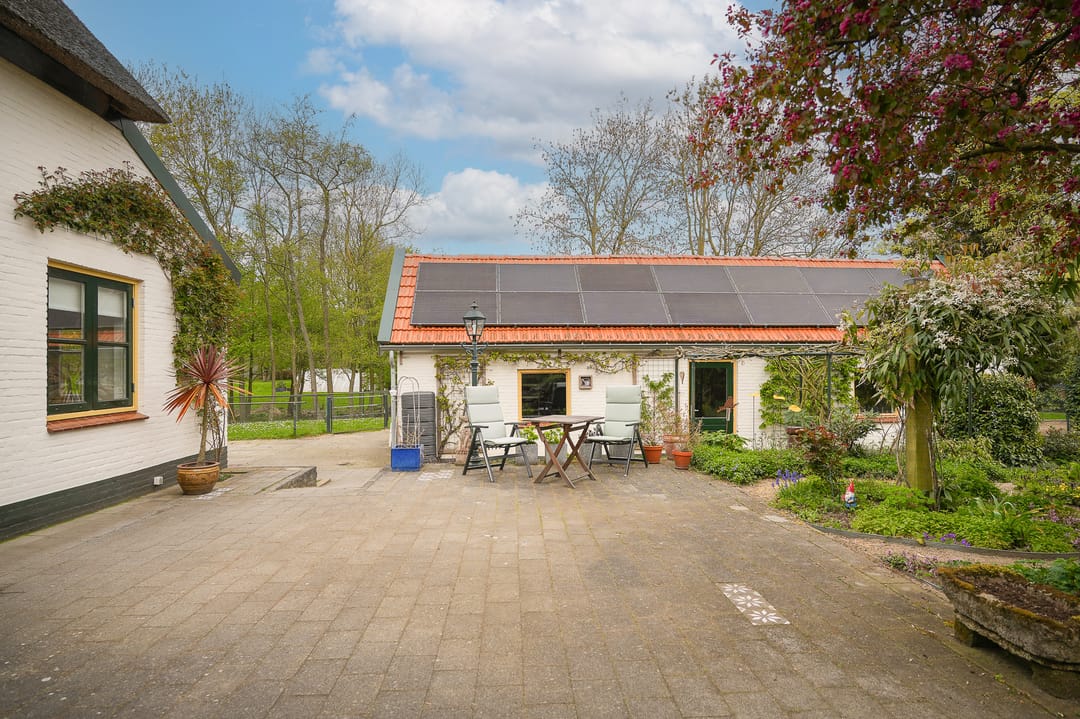 Detached Dike Farmhouse with Large Plot in Rural Appeltern — 31