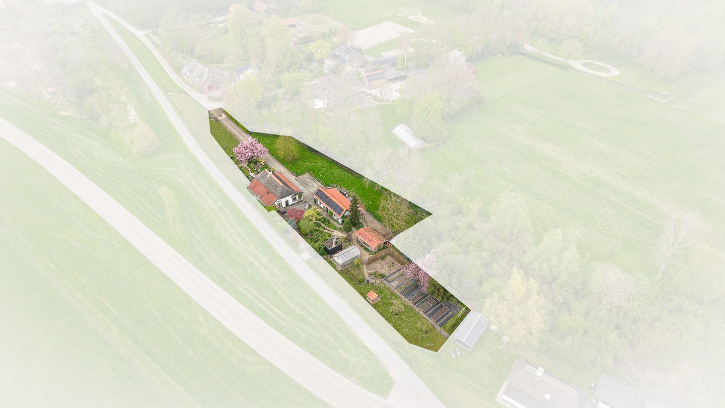 Detached Dike Farmhouse with Large Plot in Rural Appeltern — 65