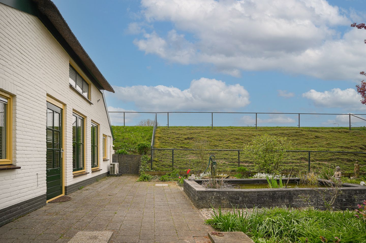 Detached Dike Farmhouse with Large Plot in Rural Appeltern — 50
