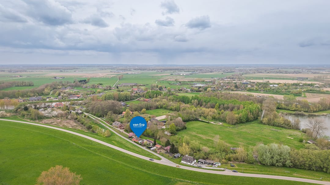 Detached Dike Farmhouse with Large Plot in Rural Appeltern — 68