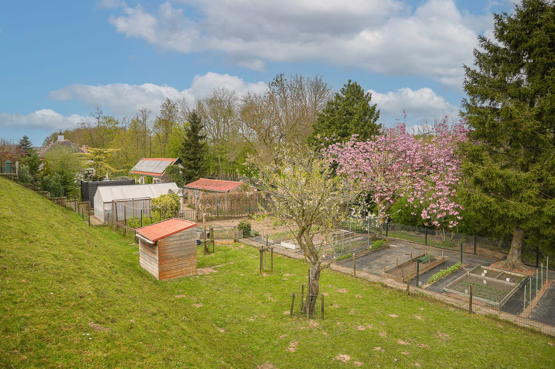 Detached Dike Farmhouse with Large Plot in Rural Appeltern — 62