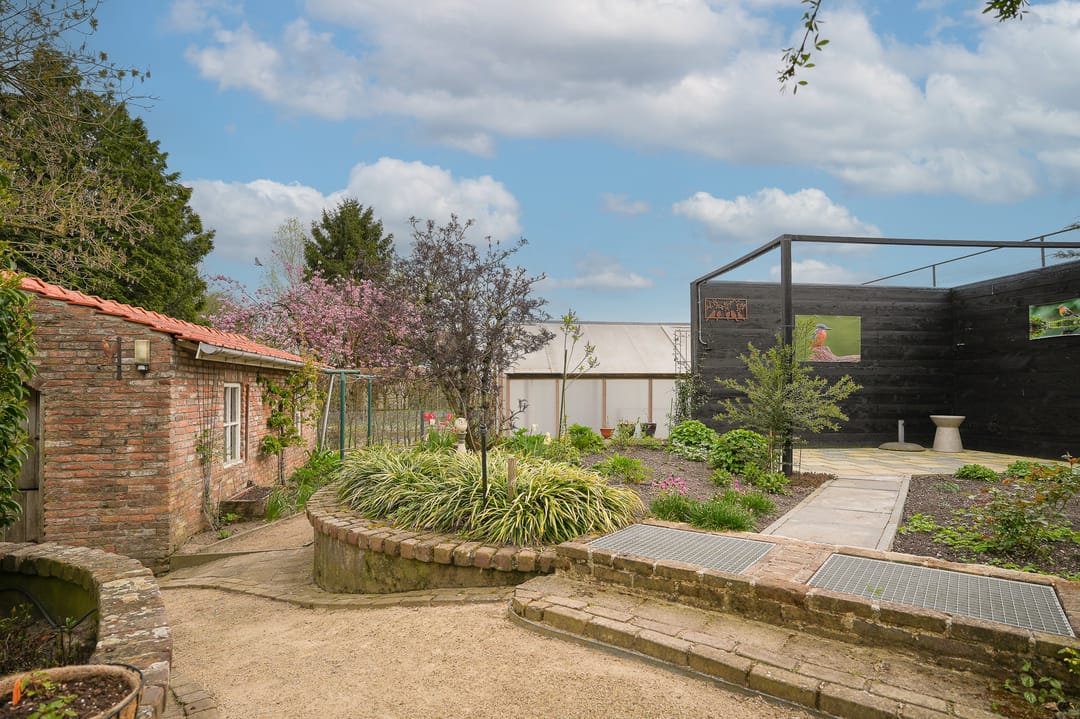 Detached Dike Farmhouse with Large Plot in Rural Appeltern — 38