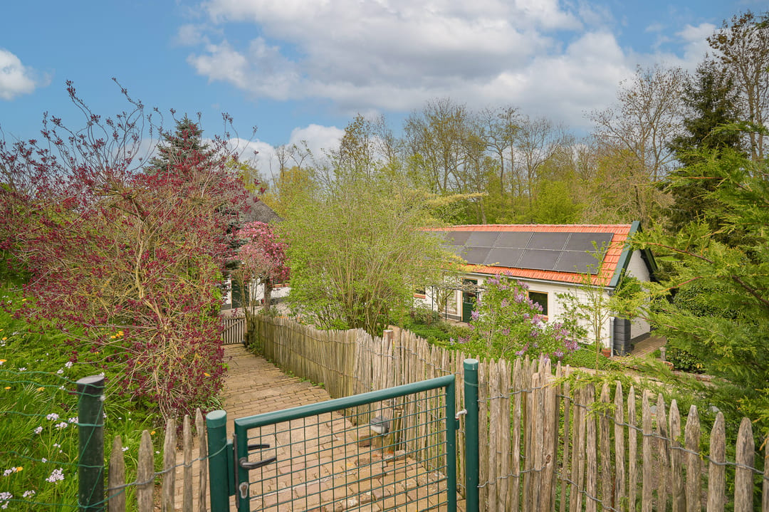 Detached Dike Farmhouse with Large Plot in Rural Appeltern — 61