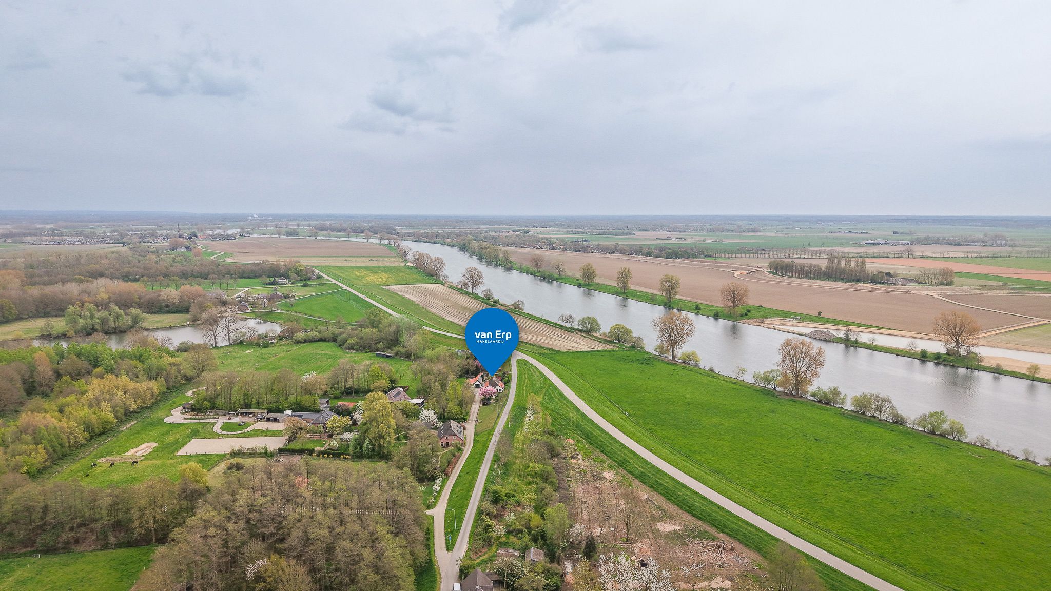 Detached Dike Farmhouse with Large Plot in Rural Appeltern — 66