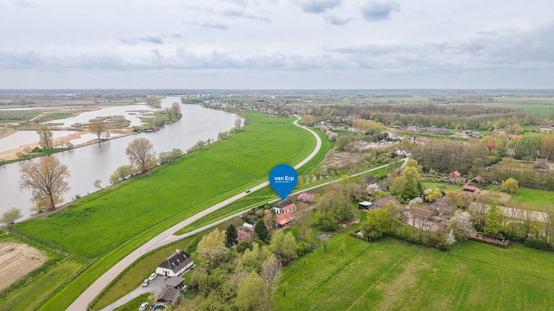 Detached Dike Farmhouse with Large Plot in Rural Appeltern — 67