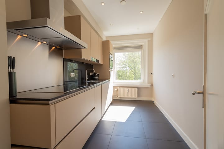 Appartement te koop: Maaskade 171C, Rotterdam