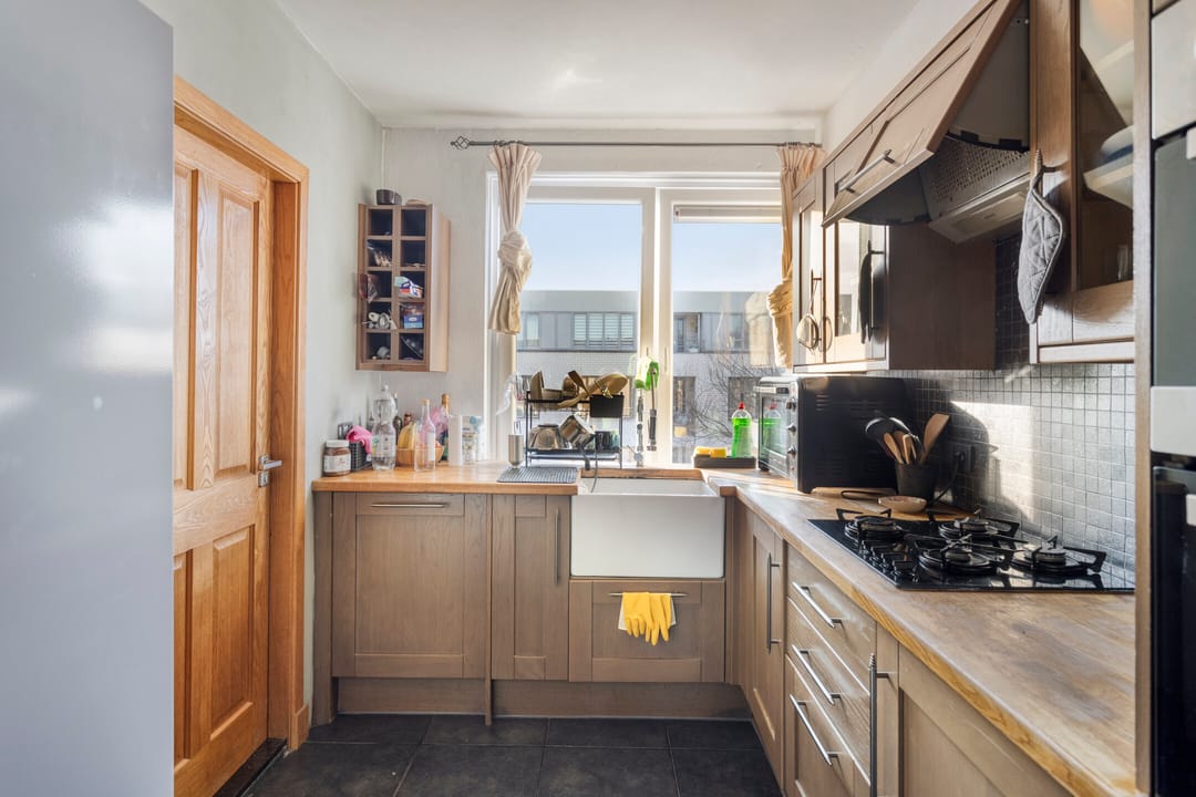 Photo 13 of Baron van Hövellstraat 81