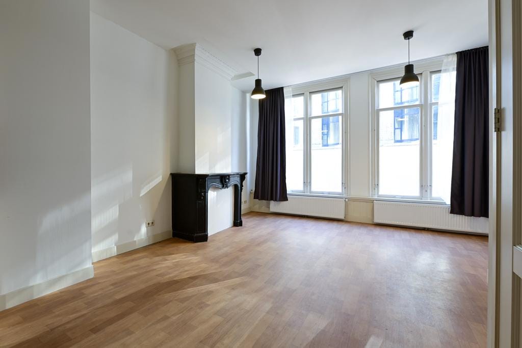 Photo 2 of Damstraat 30-B