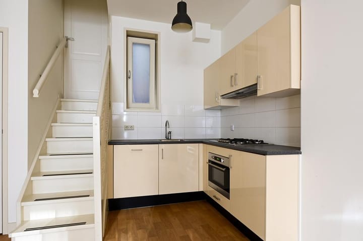 Photo 4 of Damstraat 30-B