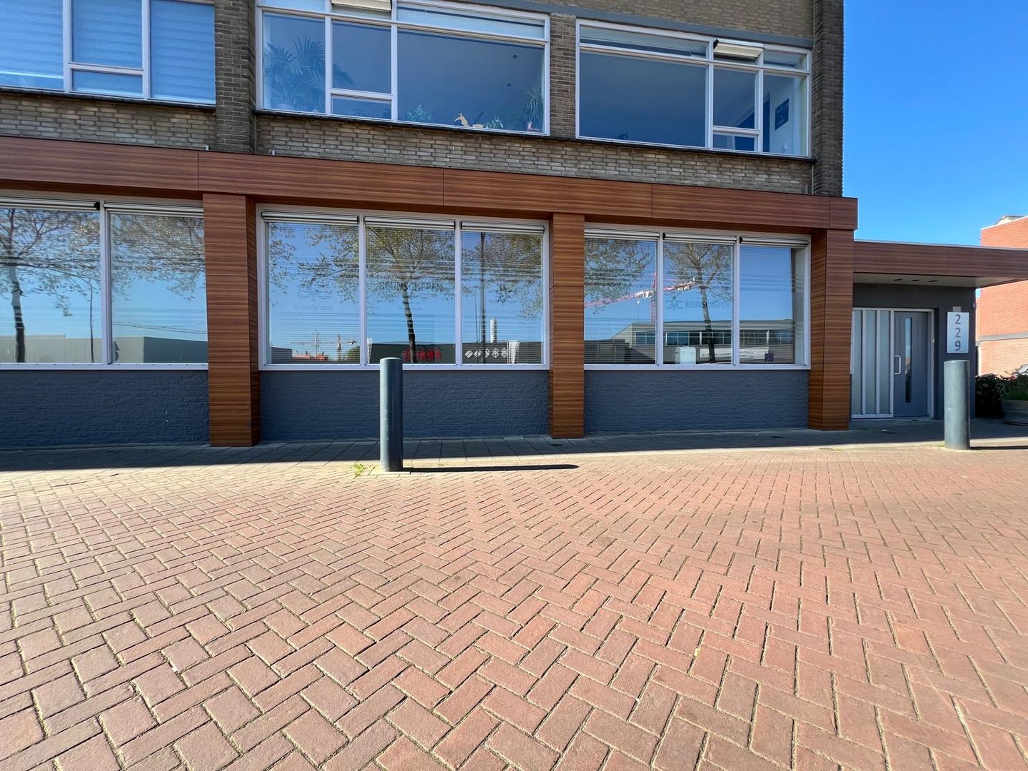 View photo 4 of Merwedestraat 229