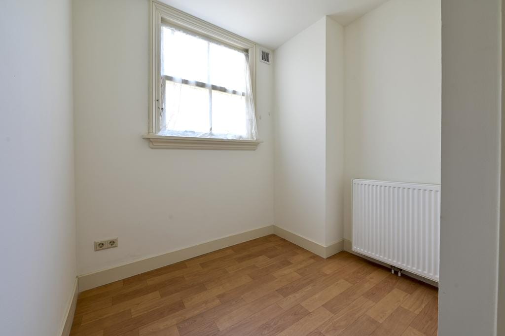 Photo 10 of Damstraat 30-B