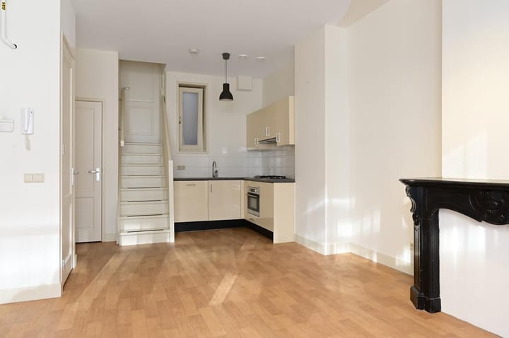 Photo 3 of Damstraat 30-B